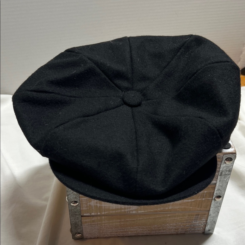 Black Wool Beret